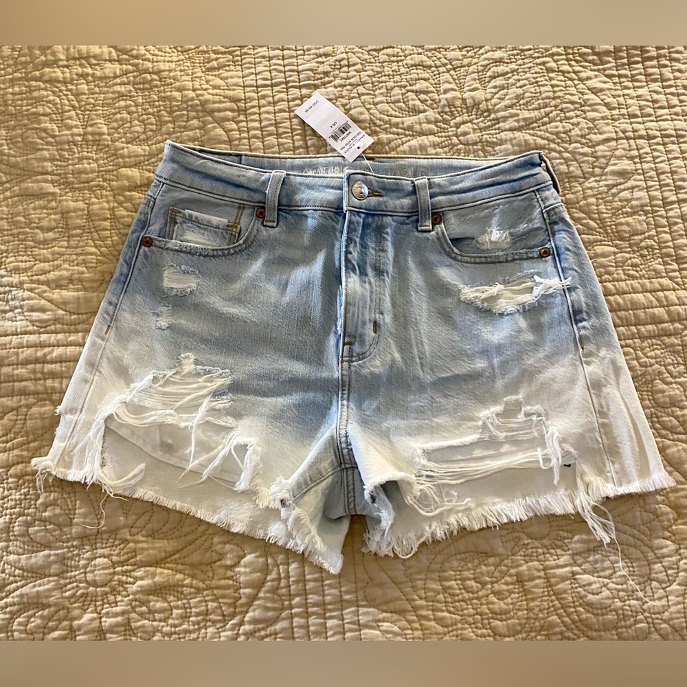 American Eagle Distressed Jean Short BNWT - Picture 2 of 8